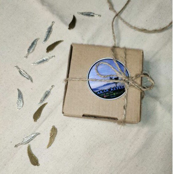 

Akar sampeu - Packing Dus Tambahan Ukuran 8x8 cm