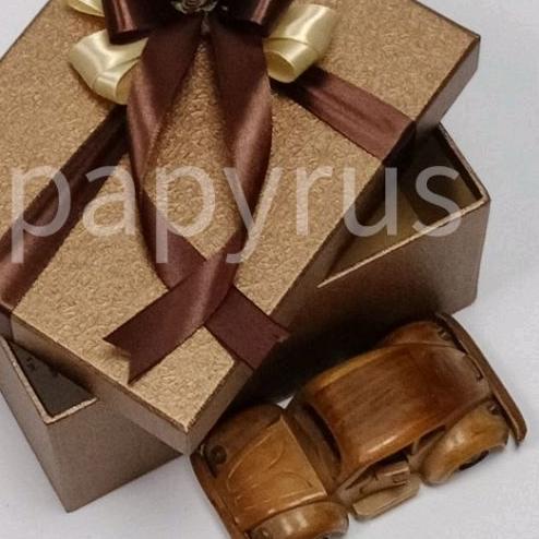 

Papyrus 15x20 tinggi 10cm Kotak Kado Gift Box Hadiah