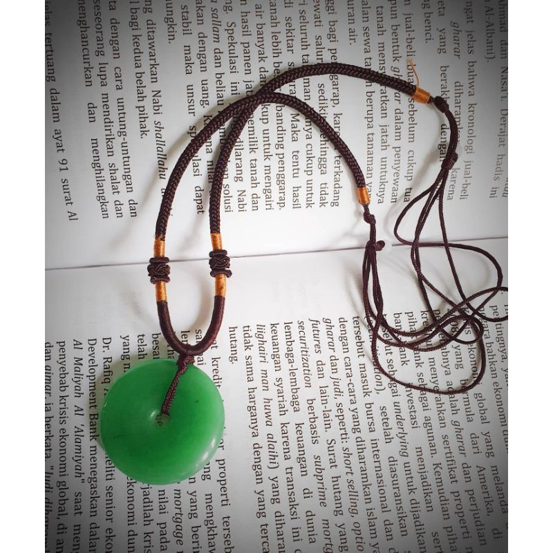 Kalung giok tali
