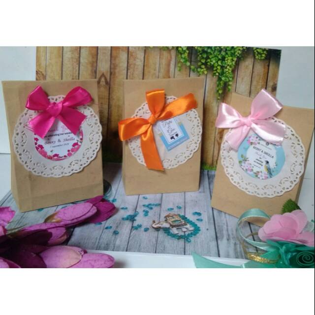 

Paper bag souvenir mini 10x3x12 desain custom