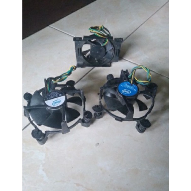 Fan Intel 12V Ada Dua parian 9x9cm dan 7X7 Campur Sangat Keceng