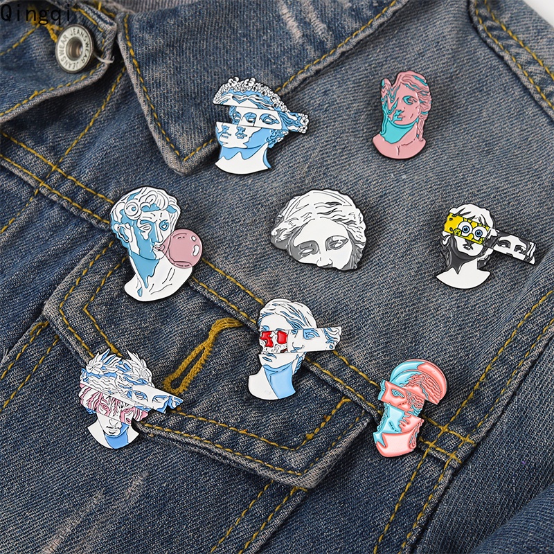 Bros Pin Enamel Bentuk Patung Kartun 8 Gaya Untuk Hadiah Teman
