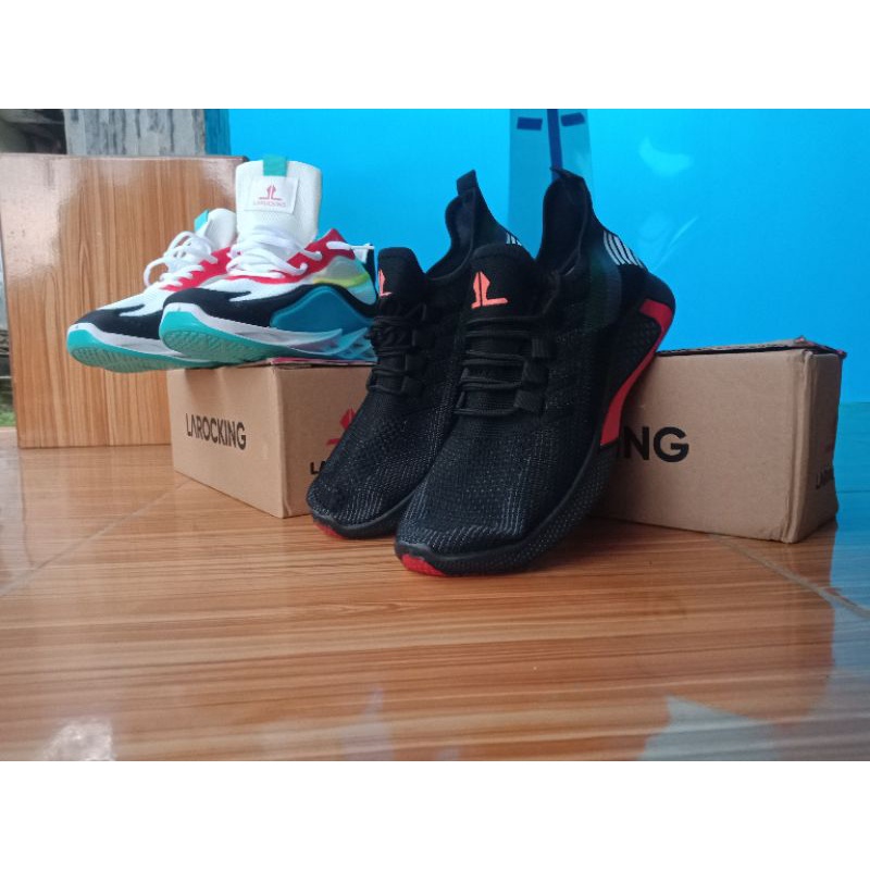 sepatu LAROCKING