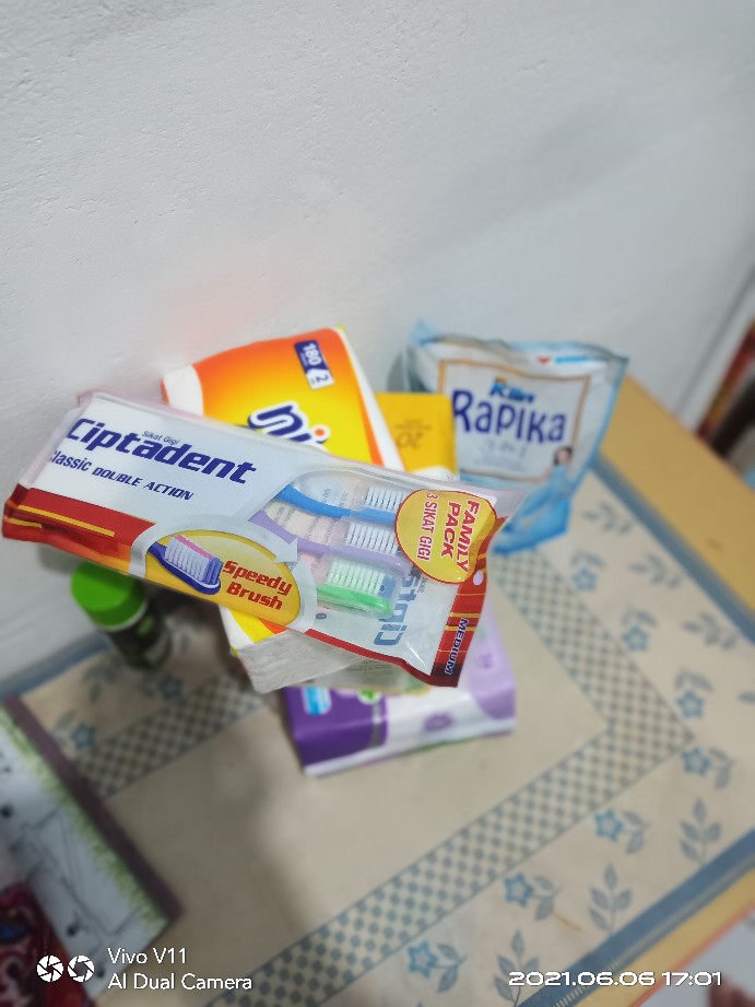 Rapika 3 In1 Pelembut Pakaian 400ml Wangi Refill (no.202)