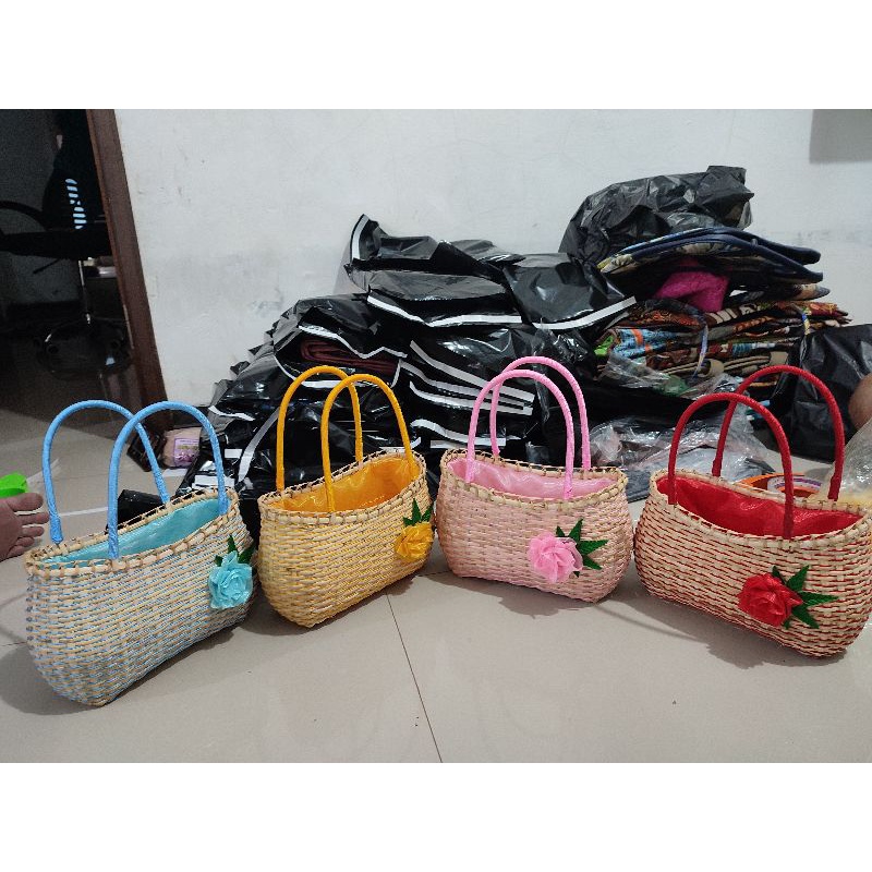 TAS ROTAN CANTIK WARNA RANDOM FREE BUBLE WRAP