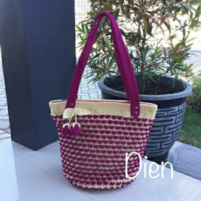 Tas rajut strawberry