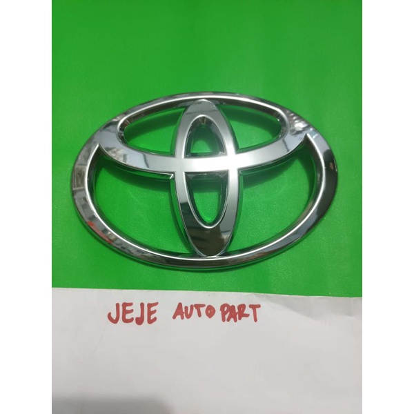 emblem logo toyota bemper grill depan innova reborn HILUX part no 75311-ok140  ukuran 17cm original