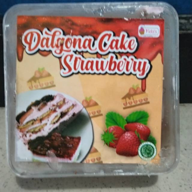 

Dessert Dalgona Cake Strawberry