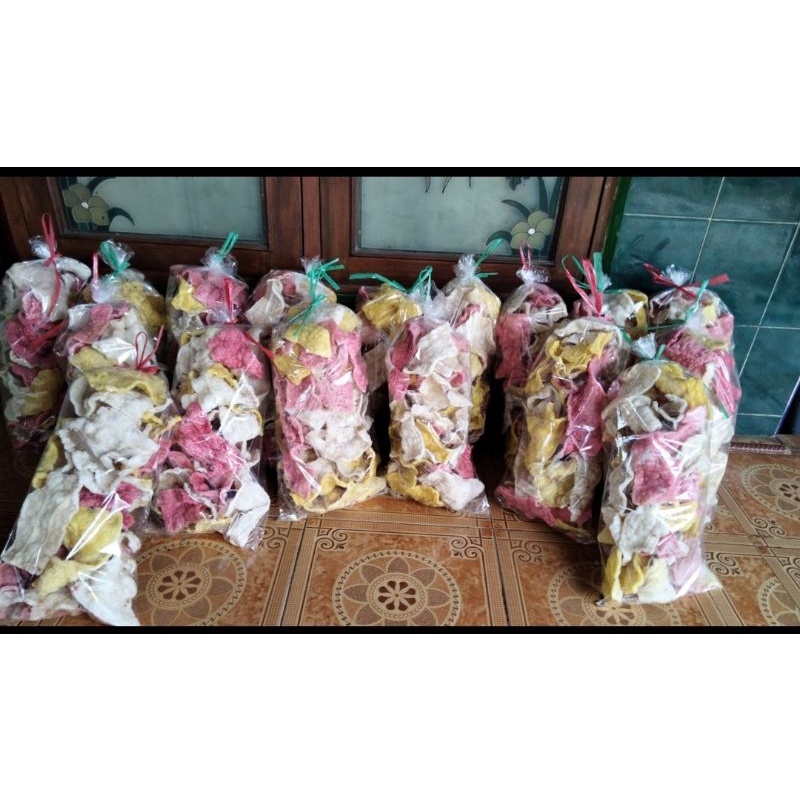 

KERUPUK MELARAT, KERUPUK MISKIN, KERUPUK BENHUR, KERUPUK KHAS CIREBON. Di GORENG menggunakan Pasir tanpa Minyak, Anti Kolesterol