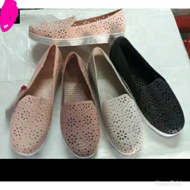  Sepatu  Karet  Wanita Fashion New  Era  Shopee Indonesia