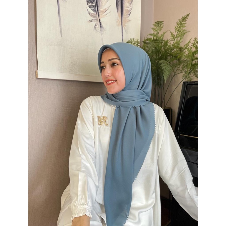 Radwah - Aira Scarf - Hijab Segi Empat Polos Voal Anti Air