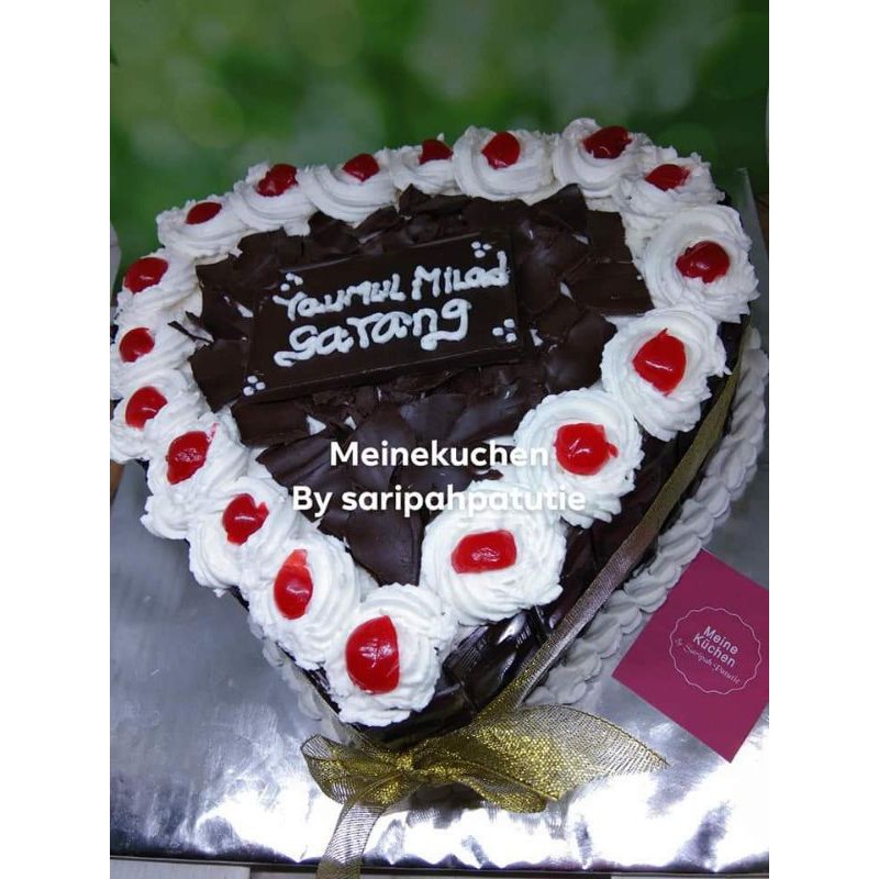 

KUE BOLU ULANG TAHUN BATULICIN Blackforest