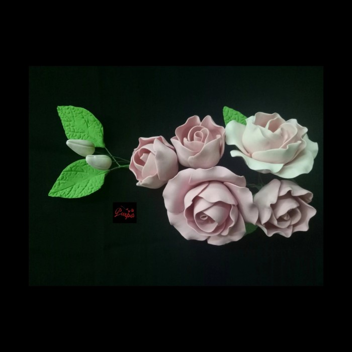 

(400/PRMB3)Gumpaste Flower Sugar Flower/Bunga Gumpaste Rose