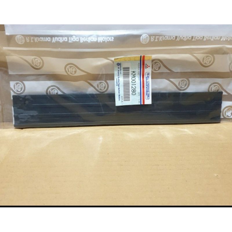 KARET HEAD LAMP / LIST LAMPU DEPAN MITSUBISHI PS100, PS120, PS135 RAGASA100% ASLI