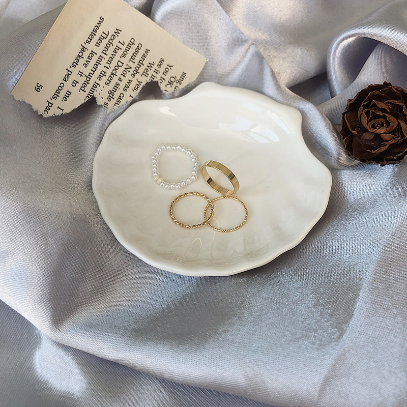 4pcs / Set Cincin Bahan Metal Hias Mutiara Gaya Elegan Untuk Wanita