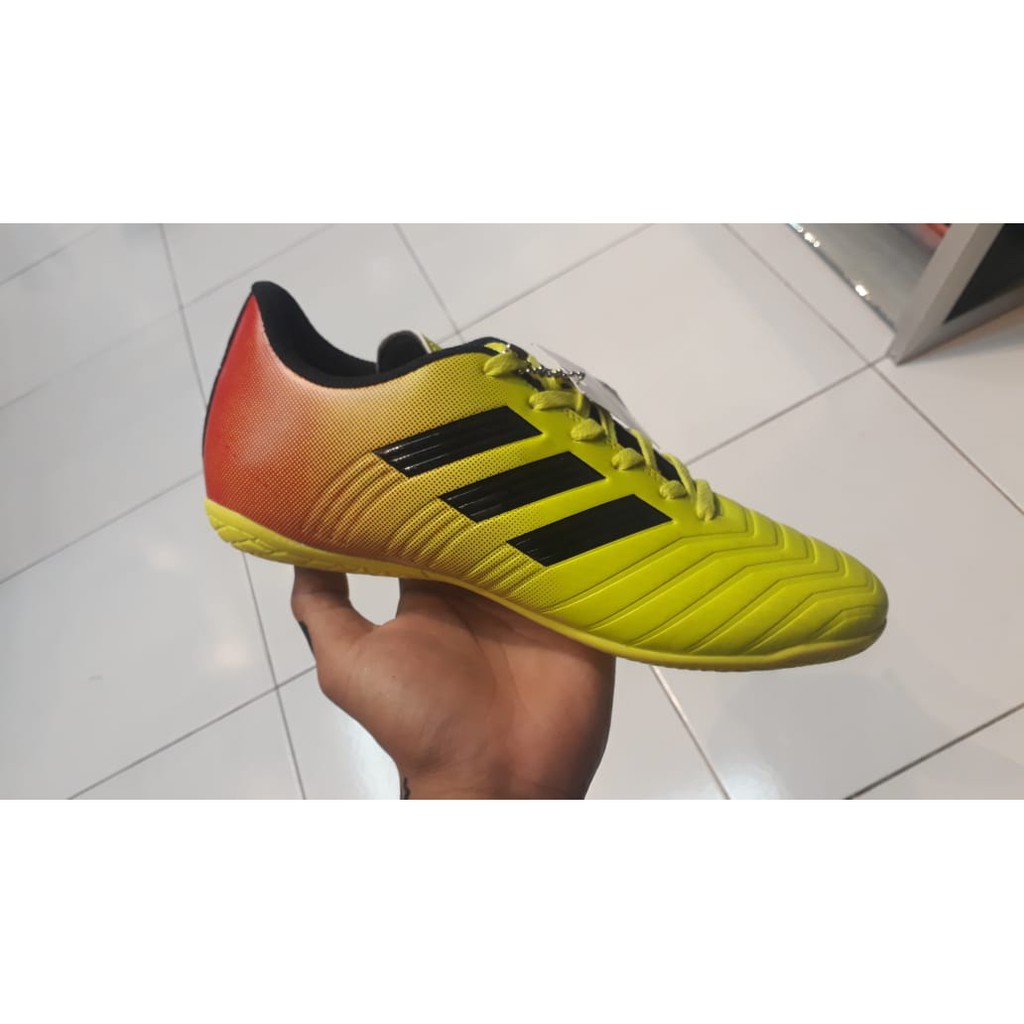 Sepatu Futsal ADIDAS PREDATOR