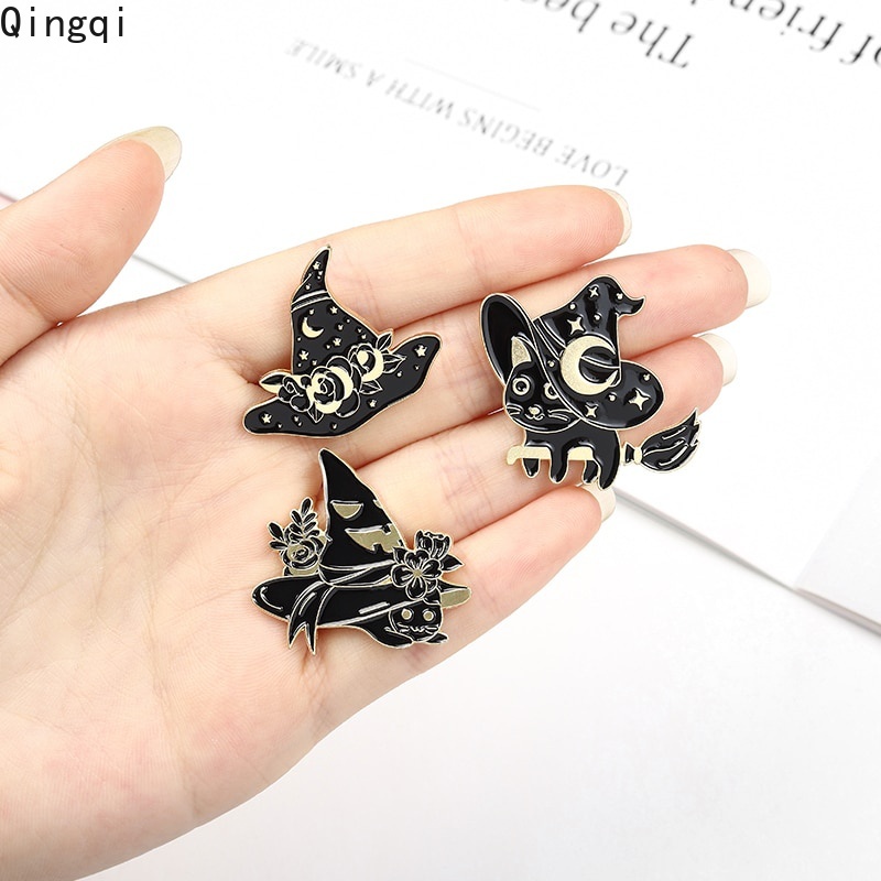 Bros Pin Enamel Desain Kucing Penyihir Warna Hitam Gaya Gothic Untuk Kerah Pakaian