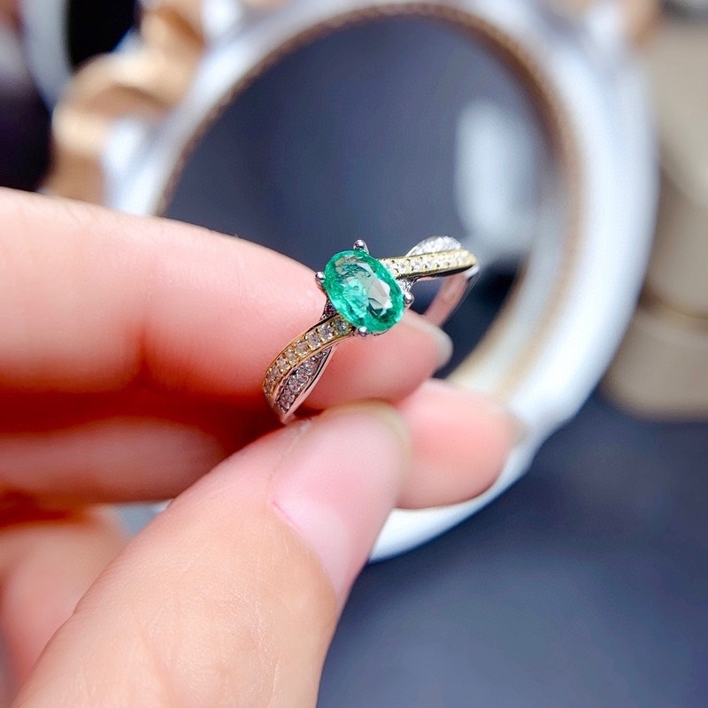 Luxury Fashion Green Moissanite Two-Tone Ring