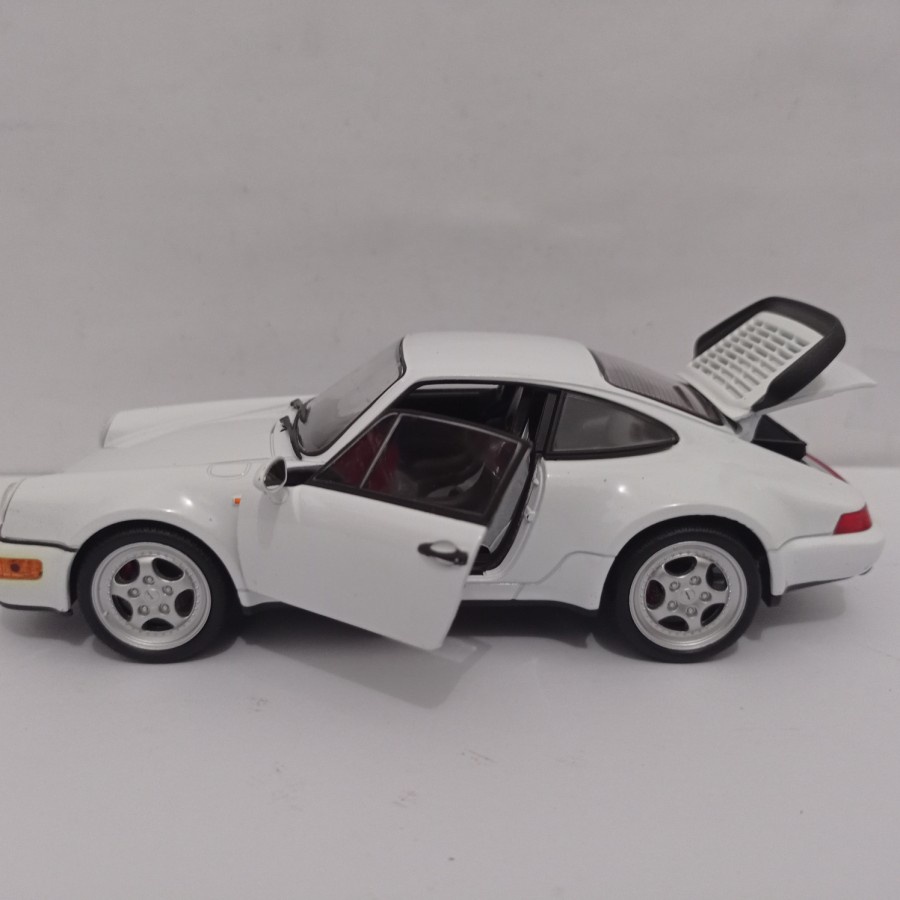 Diecast Porsche 964 white turbo Welly 1:24 miniatur mobil sport harga murah ori