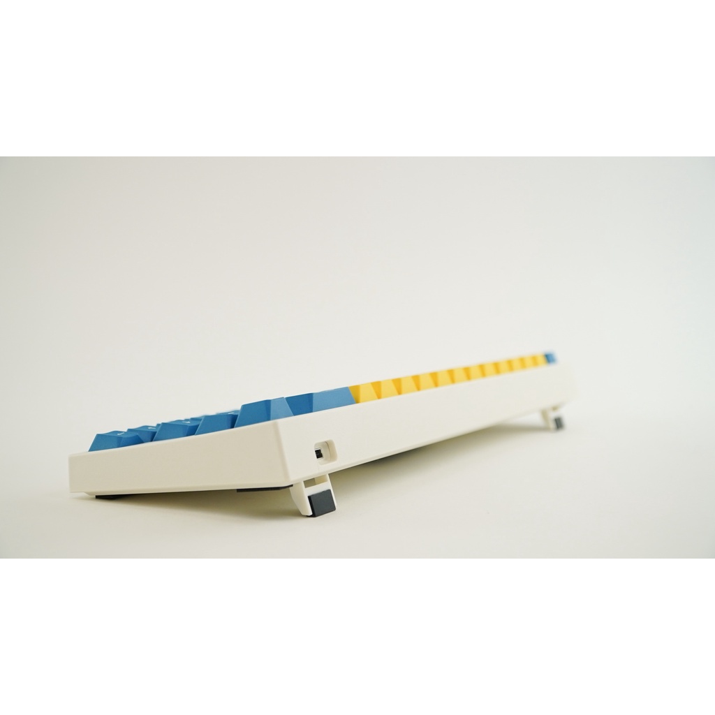 Leopold FC660M Yellow/Blue PD White Case 65% DoubleShot PBT Mechanical