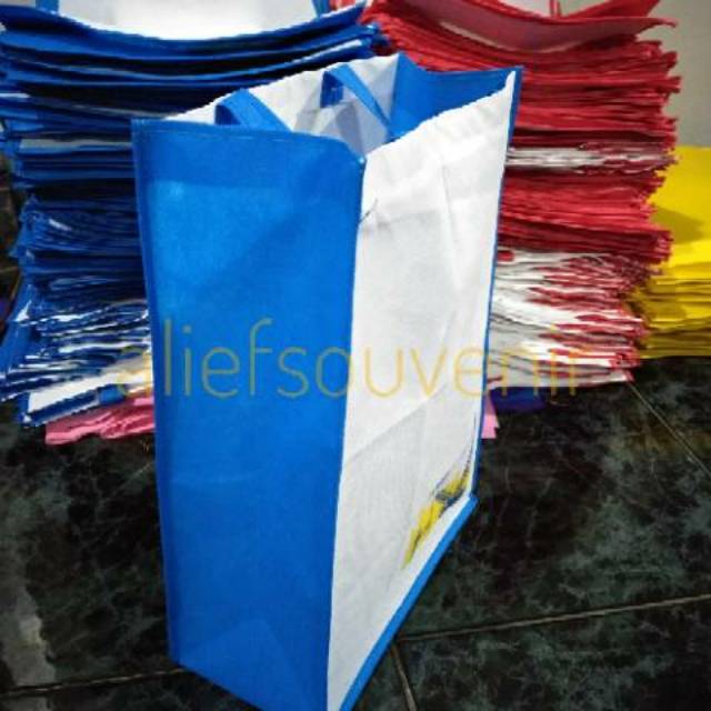 

Tas souvenir perusahaan/ taspromosi / tas spunbond murah