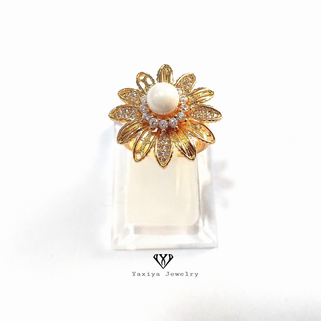 

Cincin Emas Mutiara Bunga Permata Perhiasan Lapis Emas 18K Yaxiya Jewelry 108