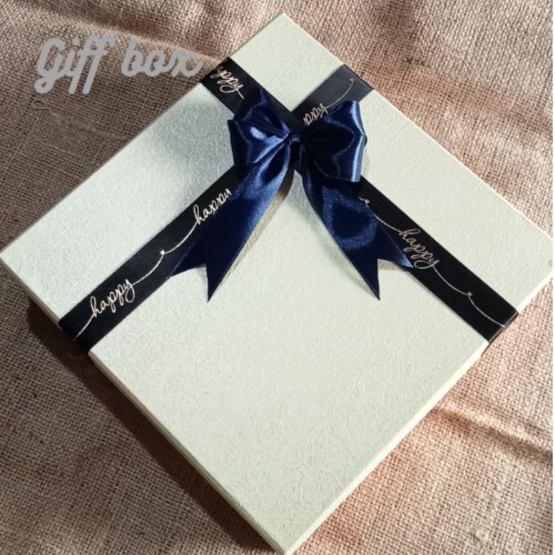 

gifbox kotak hampers kado'hadiah ukuran 22x22