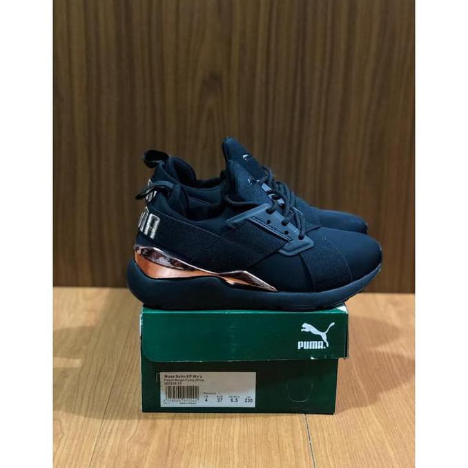 Kualitas Terbaik SEPATU WANITA PUMA MUSE X STRAP SATIN II BLACK GRADE ORIGINAL STOK TERBATAS