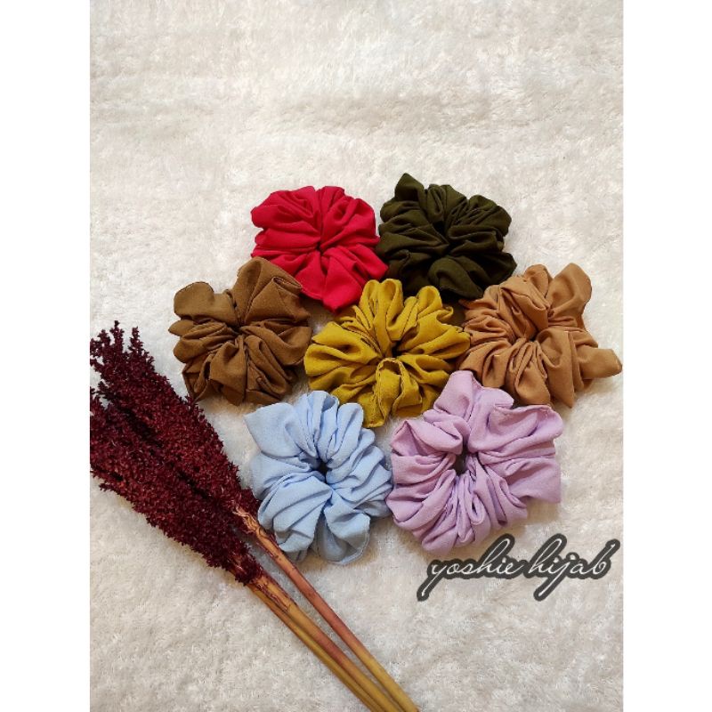 Jual Scrunchie Ikat Rambut Cepol Kuncir Rambut Kain Indonesiashopee Indonesia 