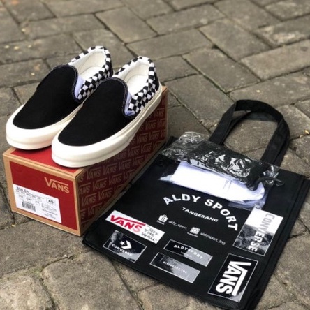 SEPATU VANS SLIPON CHEKER OG BLACK WHITE PREMIUM CHINA. SNEAKERS PRIA SEPATU SLIPON PRIA IMPORT.