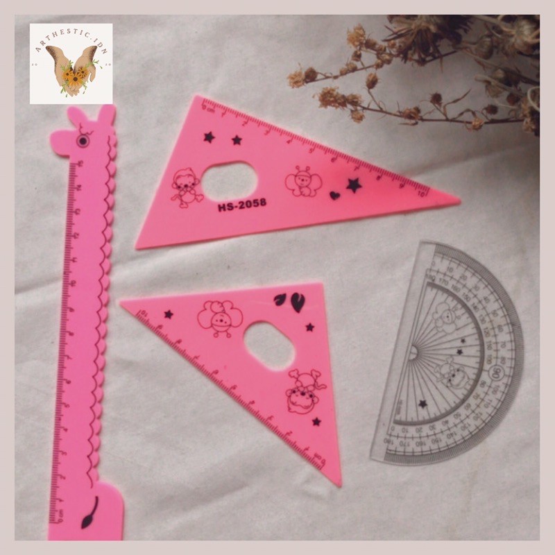 

pinkies pengaris lengkap 4Pcs/pack (busur, penggaris siku segitiga 2 pcs, penggaris panjang)