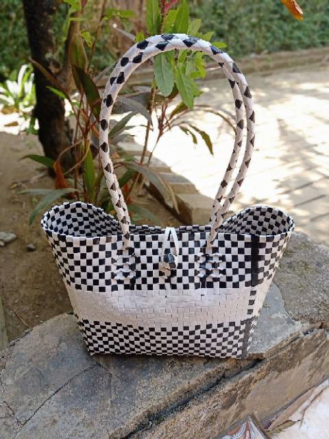 Tas Belanja Monochrome White Horizontal