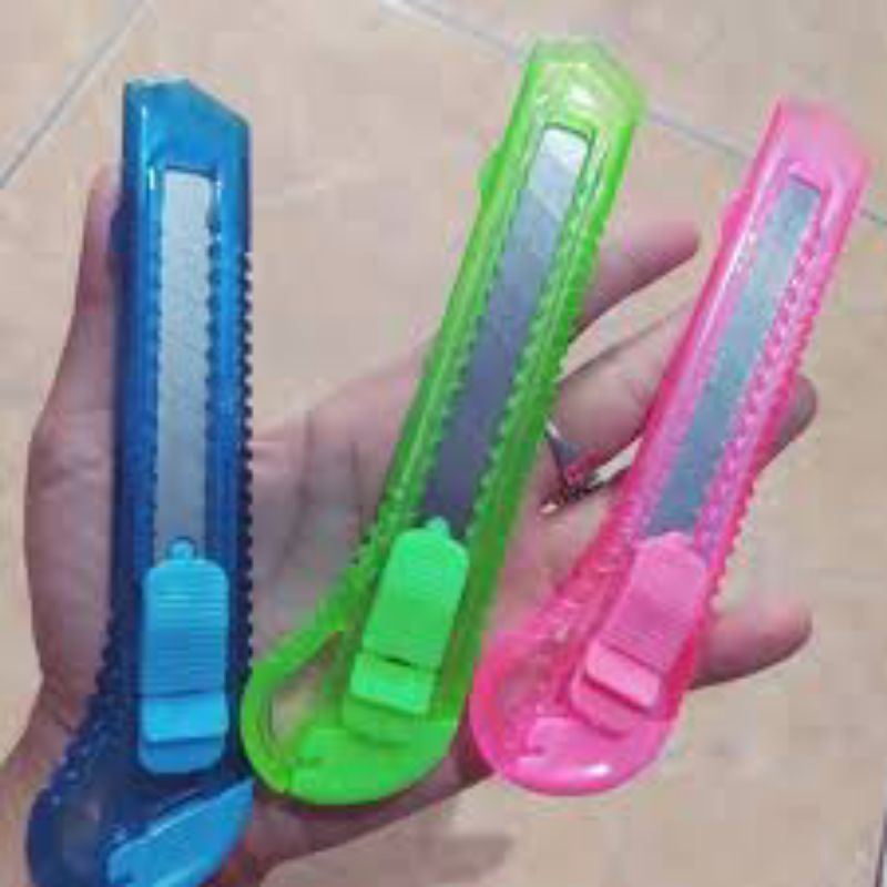 

Pisau Cutter Serbaguna / Pisau Cutter Besar