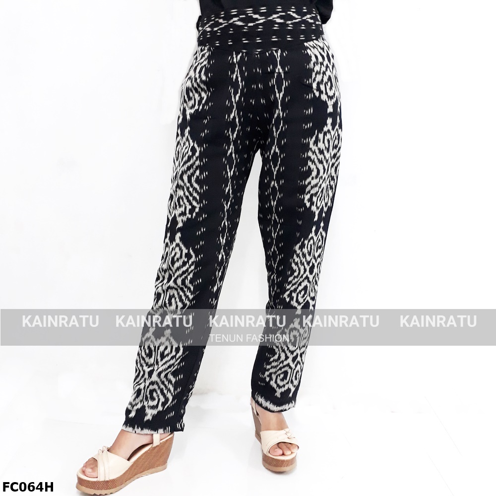 Celana Tenun Motif Rote Khas NTT