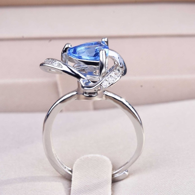 Personality Triangle Design Blue Moissanite 925 Silver Ring