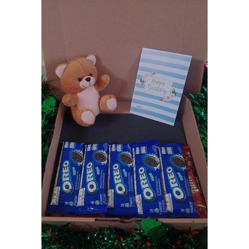 

HAMPERS WISUDA VALENTINE ULANG TAHUN ANNIVERSARY KADO