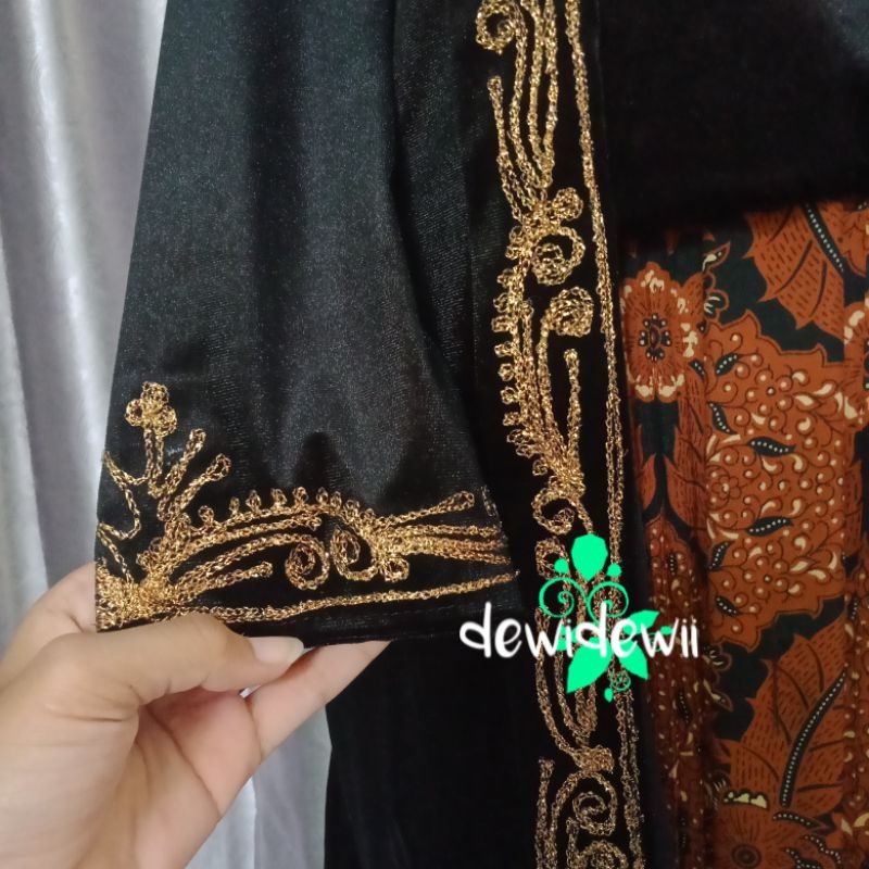 Set Baju Prewedding / Baju Couple Adat Jawa, Motif Pisang Bali (Kode BH21)