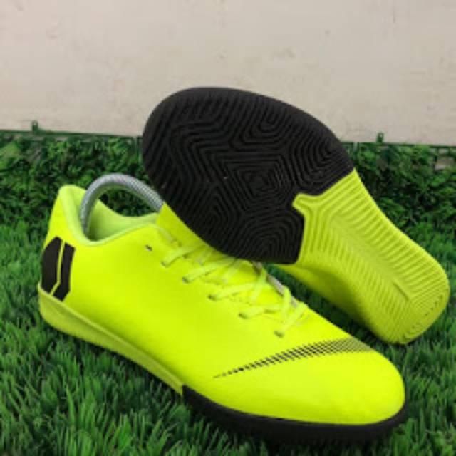 harga sepatu futsal nike mercurial vapor xii