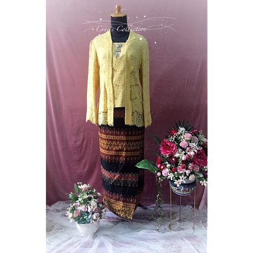 Preloved Kebaya Kutu Baru