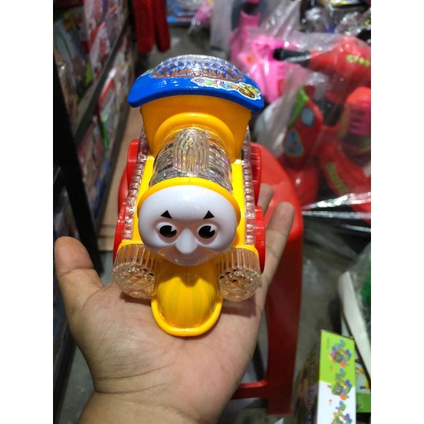 MAINAN KERETA THOMAS JALAN BATRAI ADA LAMPU BUNYI