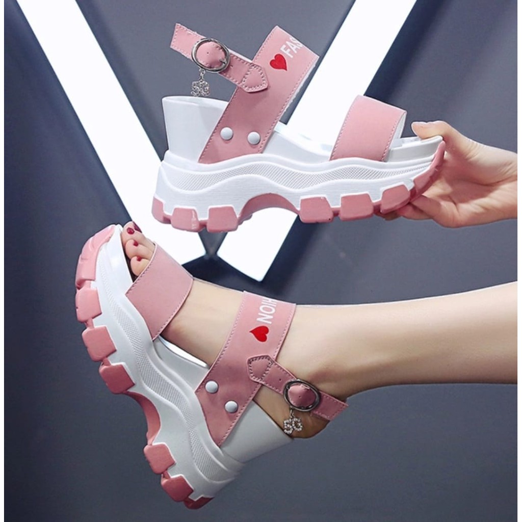 REIN SANDAL FLAT WANITA AP04