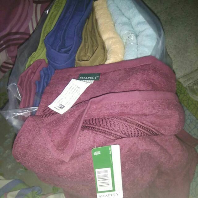 Handuk Merah Putih Polos, Nusantara Dan Chalmer Tanggung Ukuran 50x100  By Terry Palmer