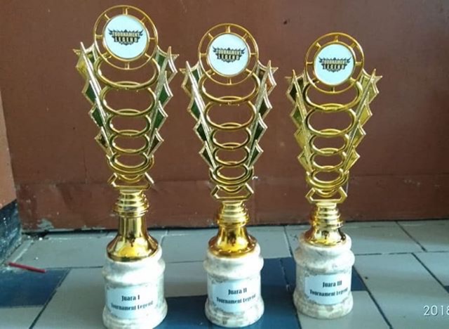 Piala Marmer 1 set