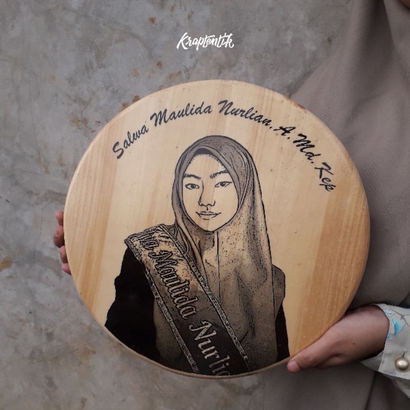 Sketsa Kayu Lingkaran Sketsa Foto Custom Kado Unik Pajangan Dinding Kayu 30cm