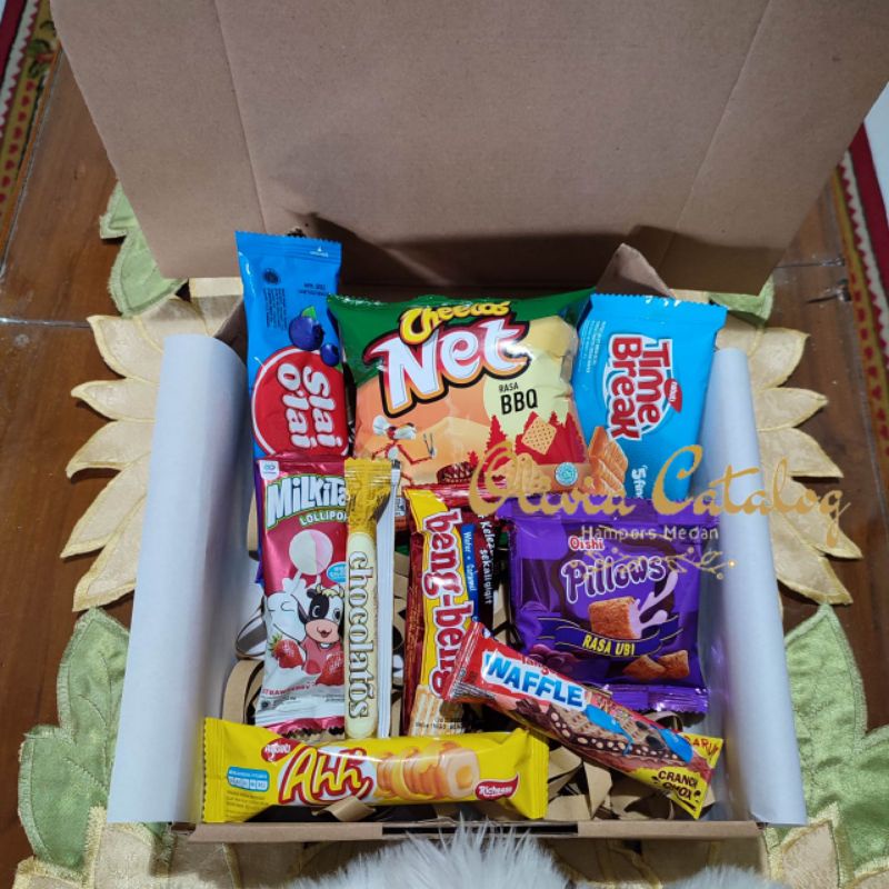 

Hampers Box Snack Termurah Hadiah Wisuda Ulangtahun Anniversary Simple