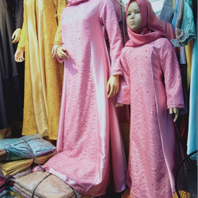 Baju pesta anak dan ibu