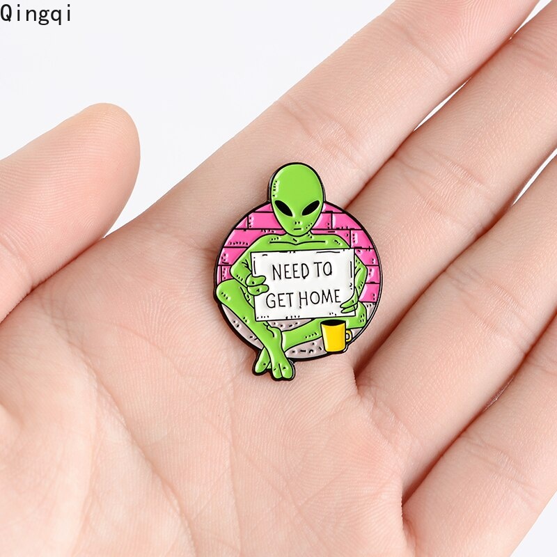 Bros Pin Enamel Bentuk Alien Warna Hijau Untuk Hadiah