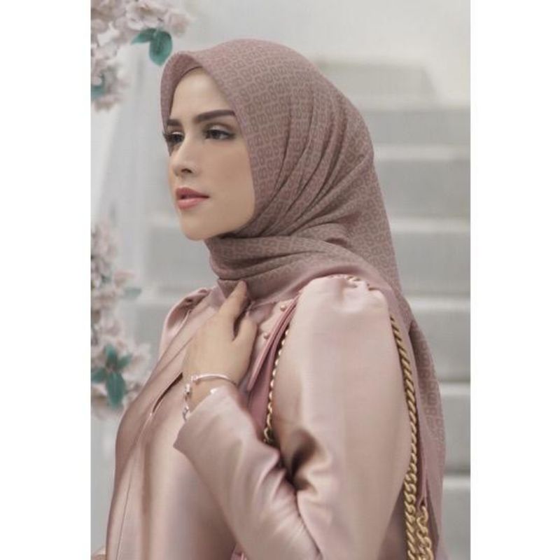 tapis square buttonscarves lotus