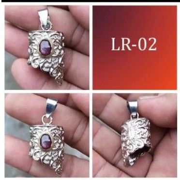 liontin  kuber tarbi batu rubi / ruby