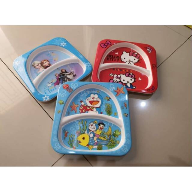 Piring sekat karakter / Piring makan doraemon frozen hello kitty